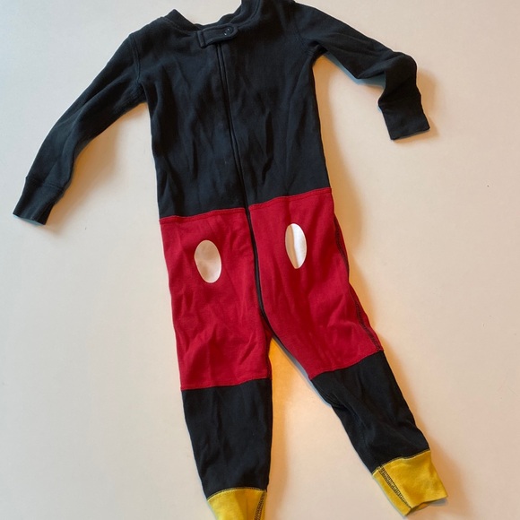 Hanna Andersson Black and Red Kids Footie - Picture 1 of 1